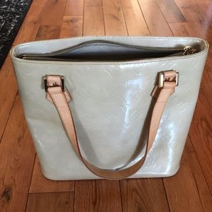 Louis Vuitton Vernis Zip Shoulder Bag
